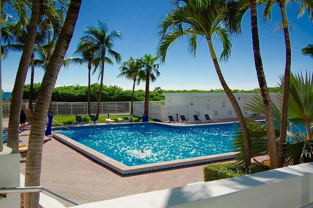 מיאמי ביץ' Directly On The Beach With Pool & Parking מראה חיצוני תמונה