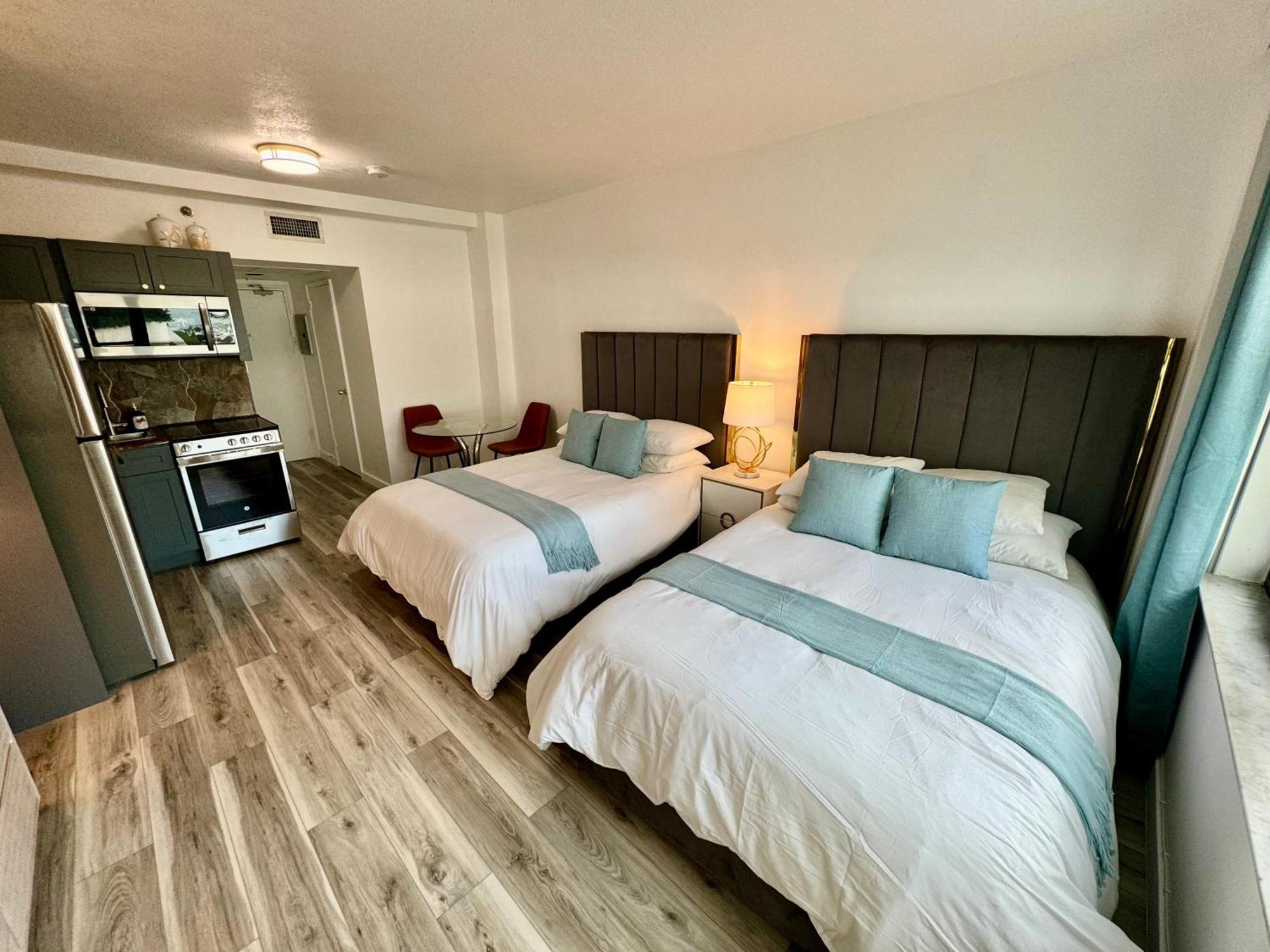 מיאמי ביץ' Directly On The Beach With Pool & Parking מראה חיצוני תמונה