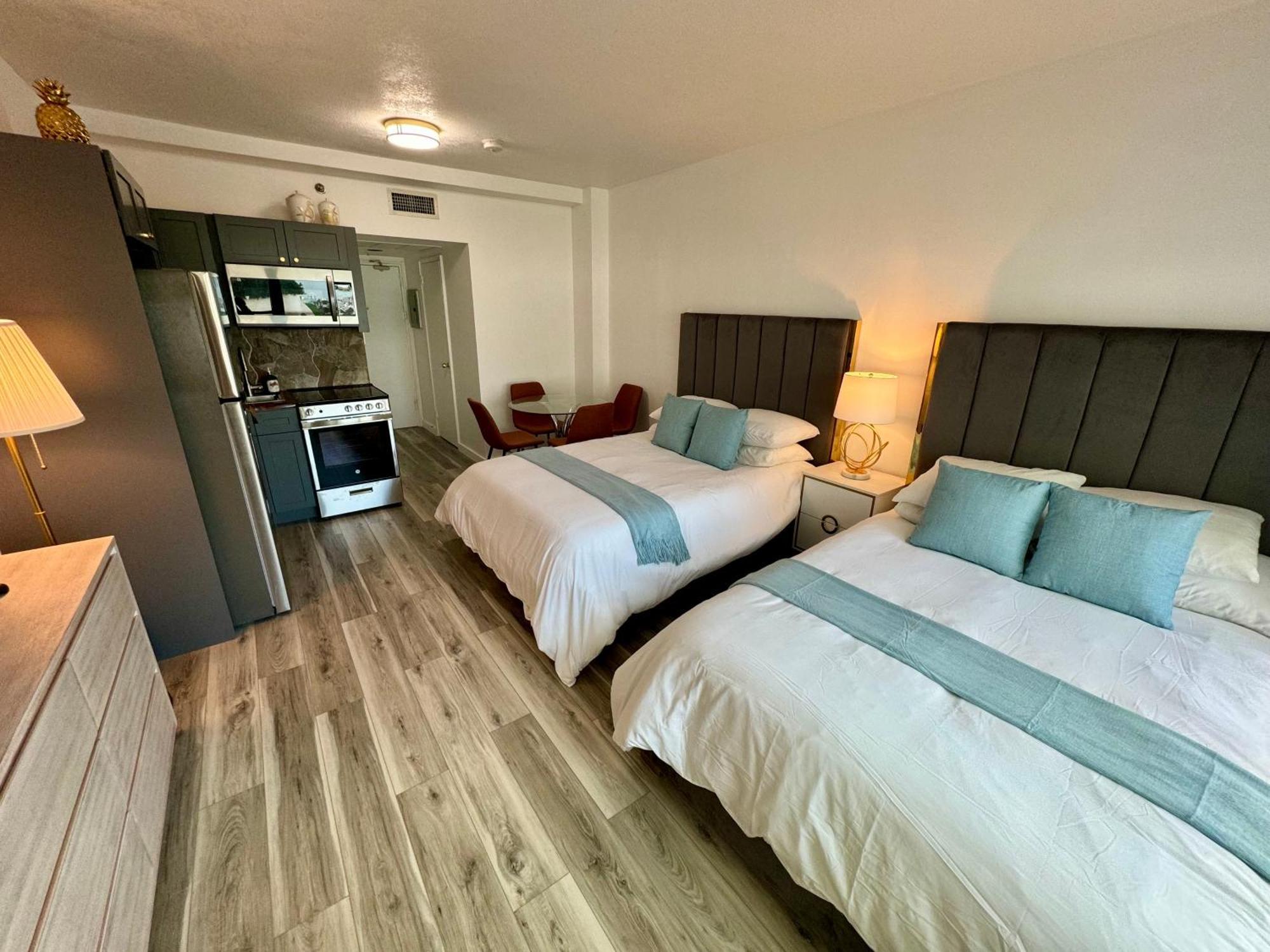 מיאמי ביץ' Directly On The Beach With Pool & Parking מראה חיצוני תמונה