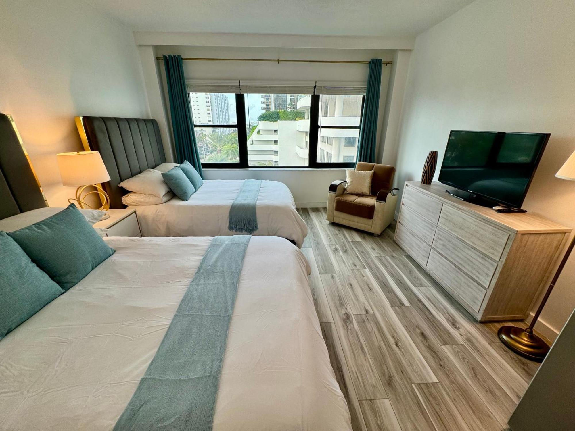 מיאמי ביץ' Directly On The Beach With Pool & Parking מראה חיצוני תמונה