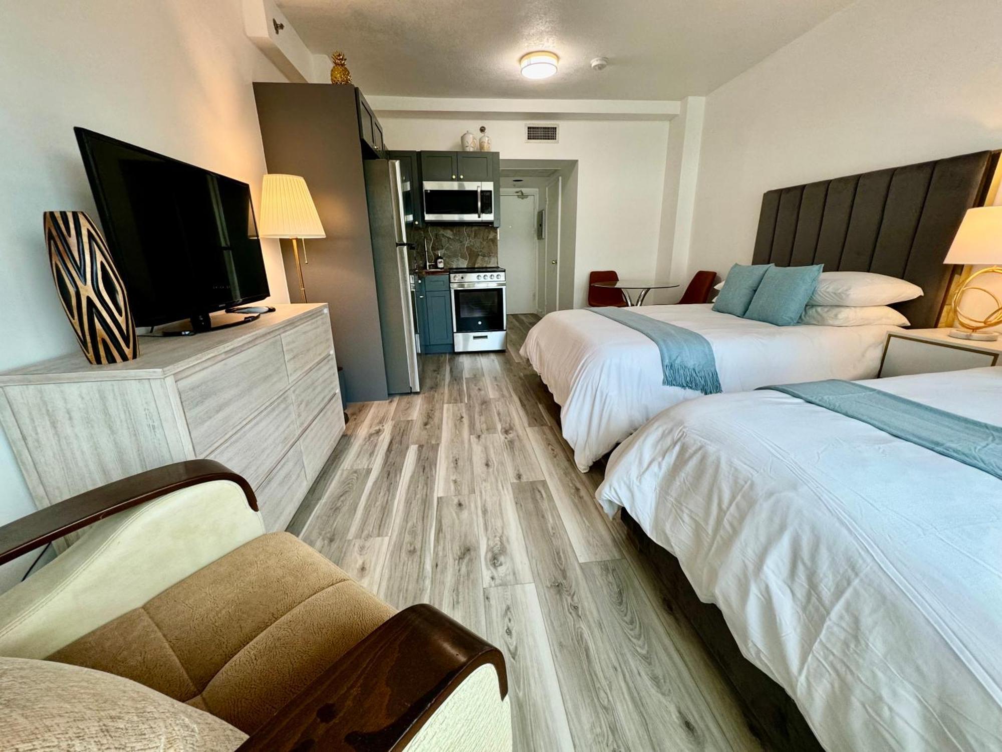 מיאמי ביץ' Directly On The Beach With Pool & Parking מראה חיצוני תמונה
