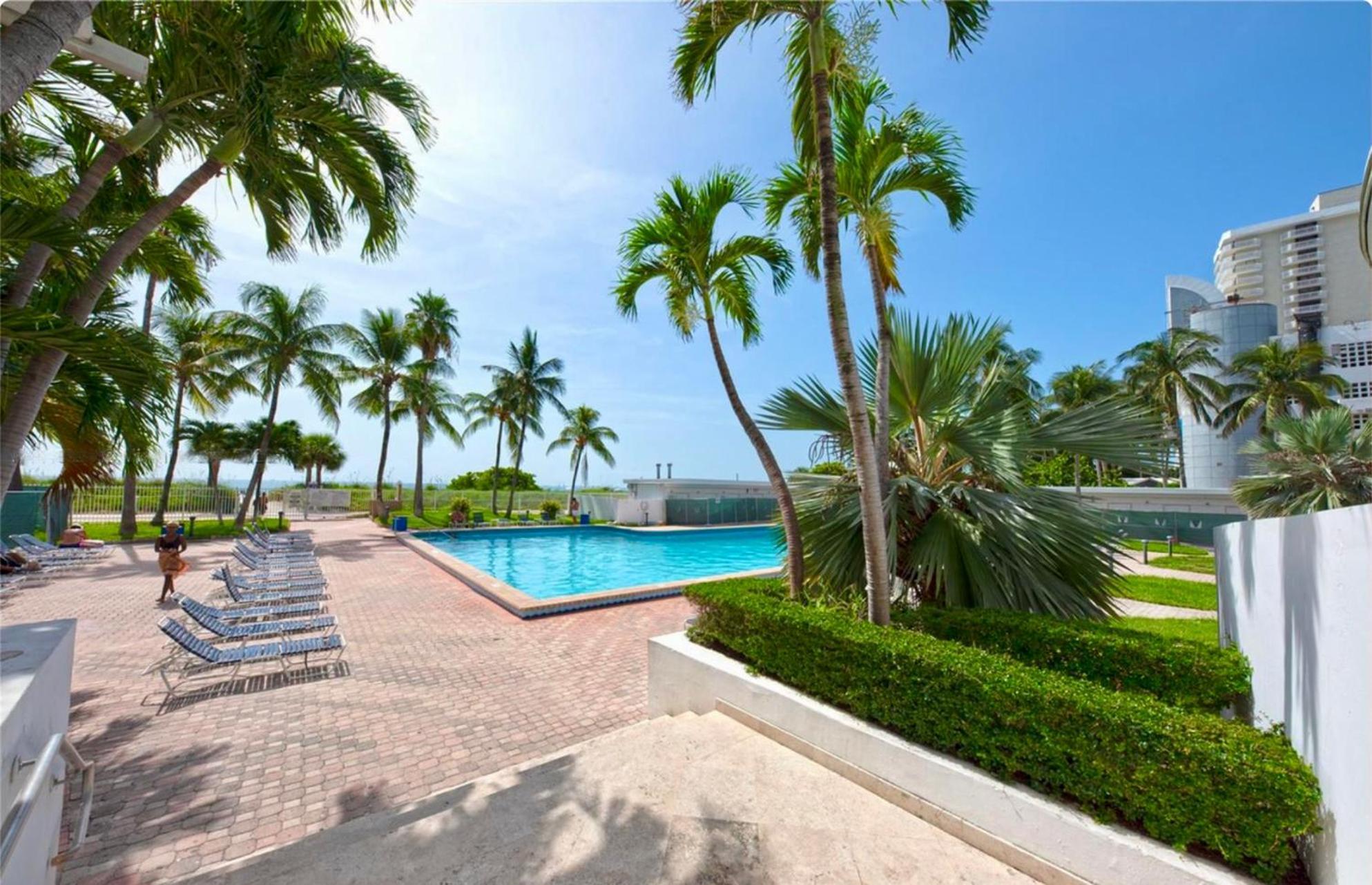 מיאמי ביץ' Directly On The Beach With Pool & Parking מראה חיצוני תמונה